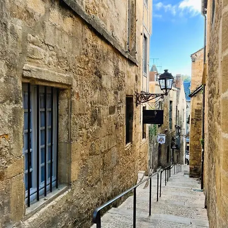 La Maison Valentin Au Coeur De La Cite Medievale Apartment